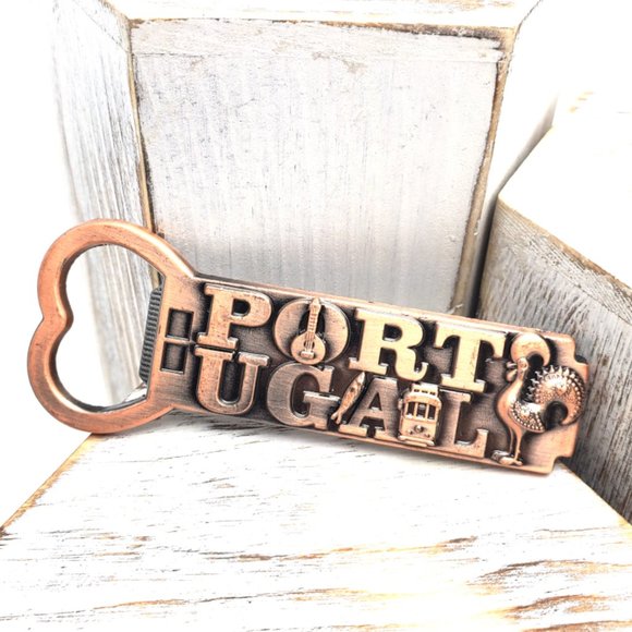 Small Portugal Bronze Bottle Opener Fridge‎ Magnet Souvenir Barcelos Rooster 3D - Picture 1 of 3